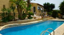Bargain villa with pool in within walking distance of Moraira