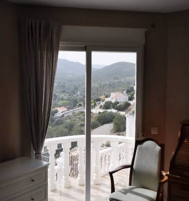 Villa mit toller Aussicht in Pedreguer