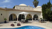 Villa in Marokkaanse stijl met 4 slaapkamers in Javea Costa Blanca